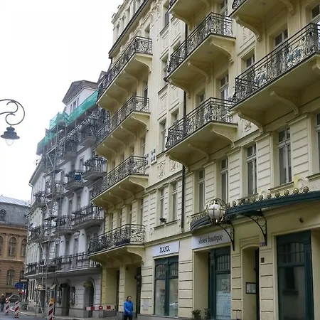 Alphonse Mucha 2 Bedroom Apt * Karlovy Vary